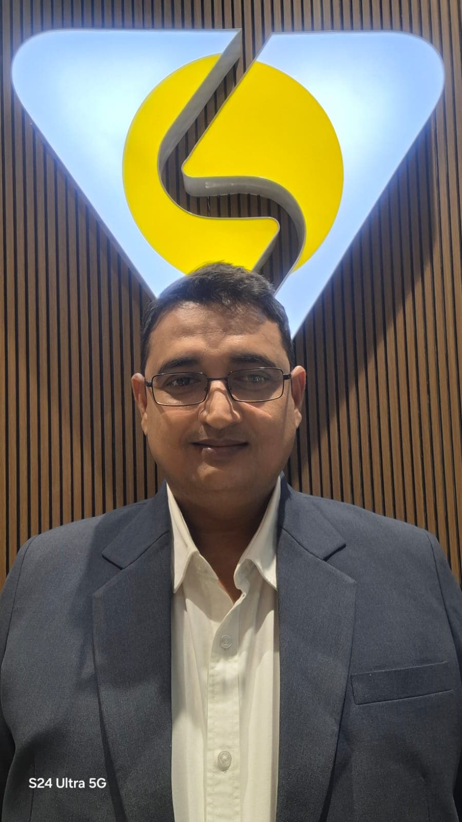 Mr. Deepak Kumar Singh